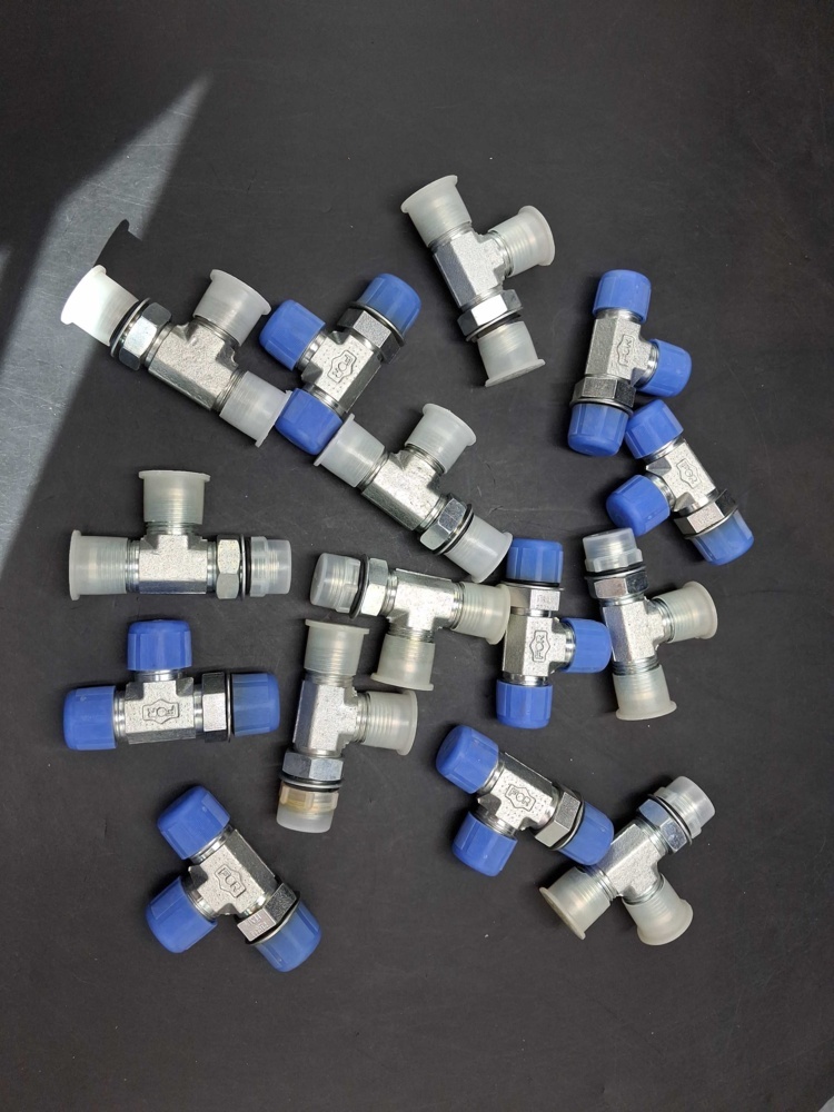 1571661-2 Hydraulic T-couplings and adapters - mixed models