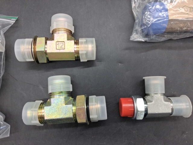 1571662-9 Hydrauliska kopplingar och adaptrar - blandade modeller