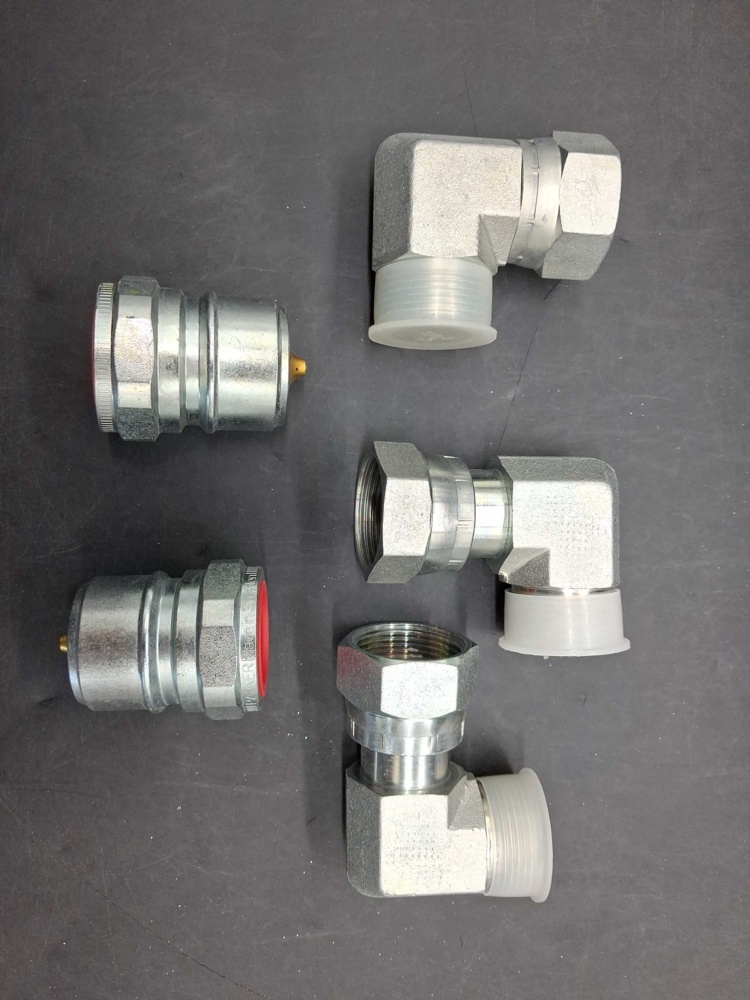 1571663-2 Hydraulic quick couplings and parking adapters
