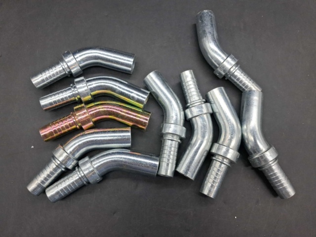1571666-2 Vinklade hydrauliska slangnipplar - blandade modeller