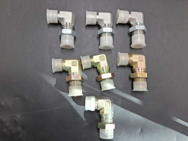 1571668-2 Hydrauliska vinkeladaptrar - blandade modeller