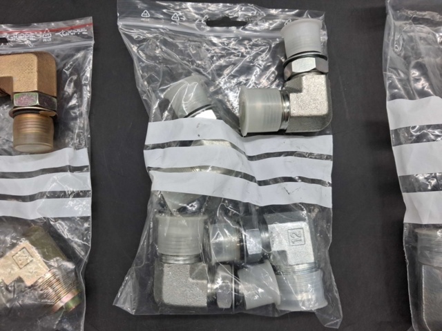 1571669-8 Hydrauliska vinkeladaptrar - blandade modeller och dimensioner