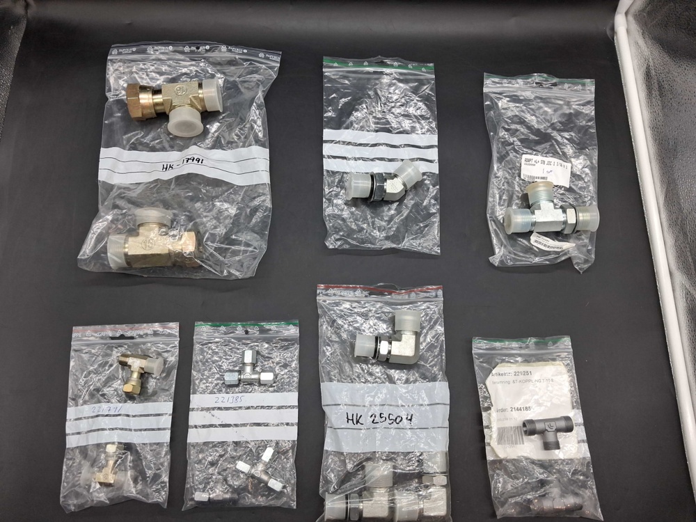 1571672-2 Hydraulic couplings and adapters - mixed models