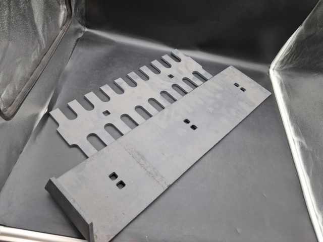 1571677-11 Ventilation and mounting parts - mixed lot