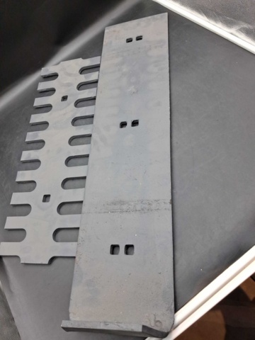 1571677-13 Ventilation and mounting parts - mixed lot