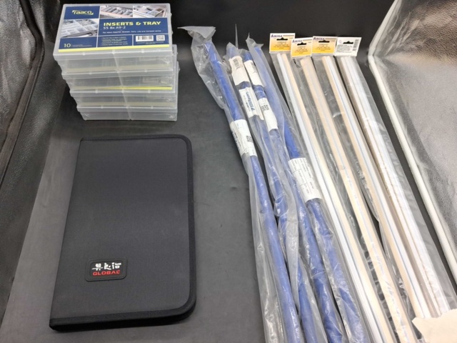 1571677-14 Ventilation and mounting parts - mixed lot