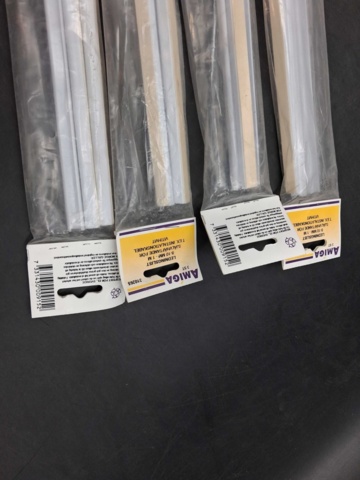 1571677-18 Ventilation and mounting parts - mixed lot