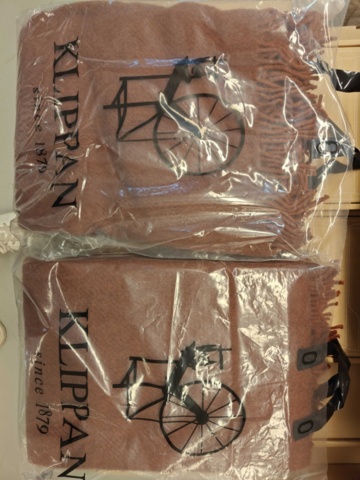 1564802-1 Wool blankets 2 pcs new - Klippan Gotland