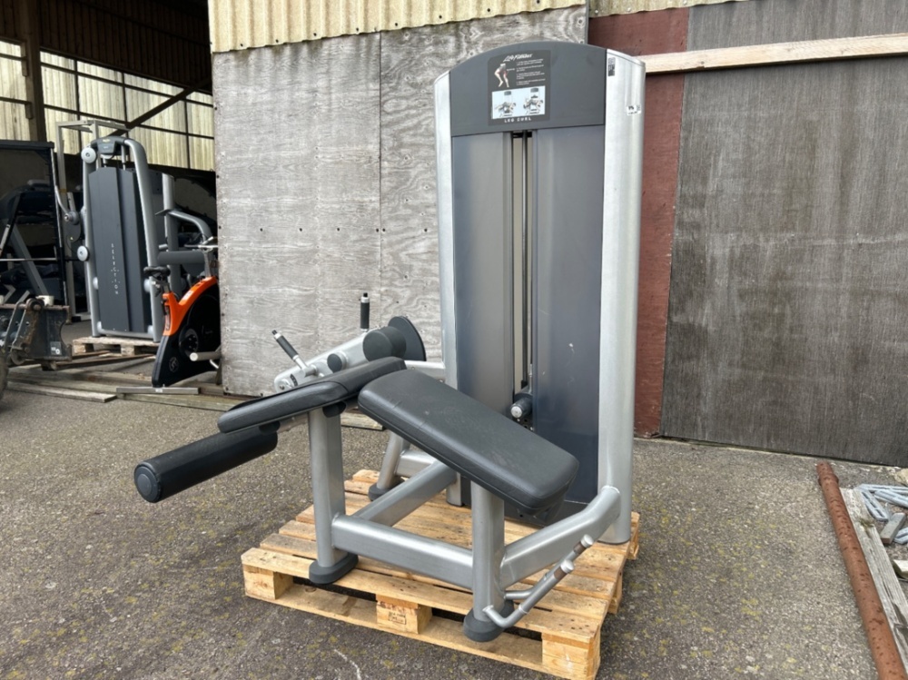 1486369-2 Leg Curl - Life Fitness