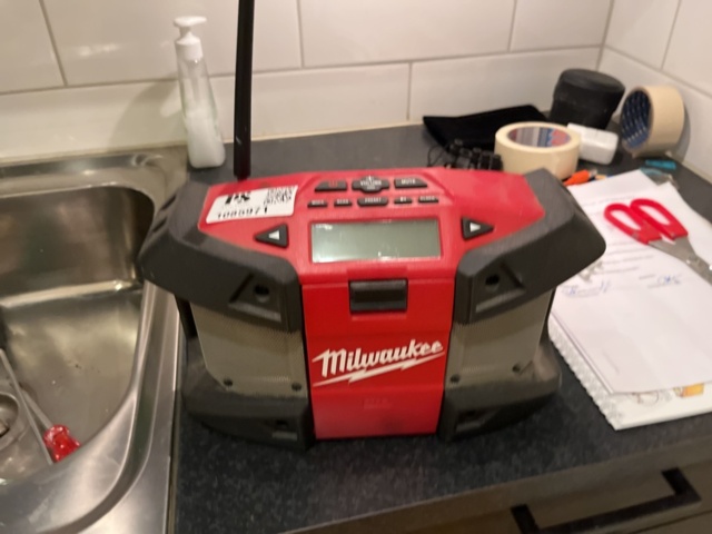 1571824-1 Mileaukee radio