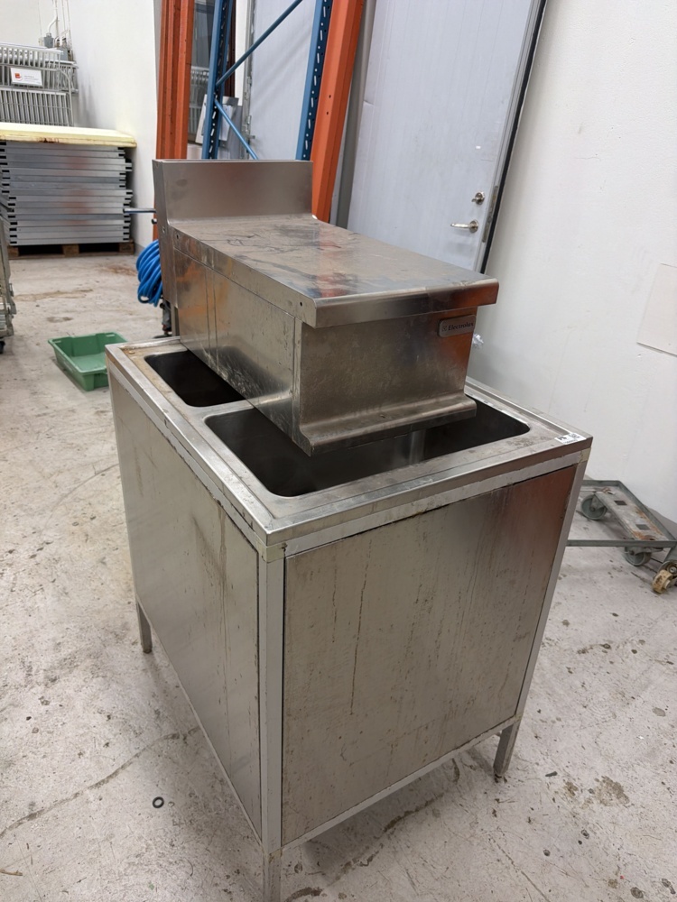 1566693-2 Water bath and relief bench - Electrolux