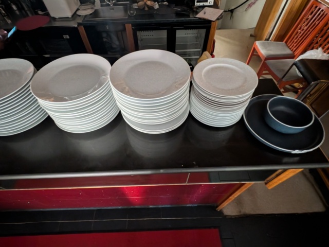 1320541-7 Porcelain, glass, ice maker, etc.