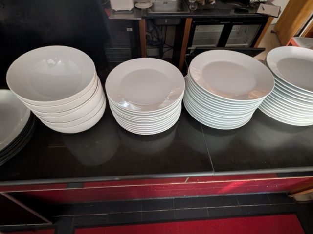 1320541-6 Porcelain, glass, ice maker, etc.
