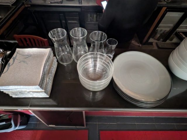 1320541-5 Porcelain, glass, ice maker, etc.
