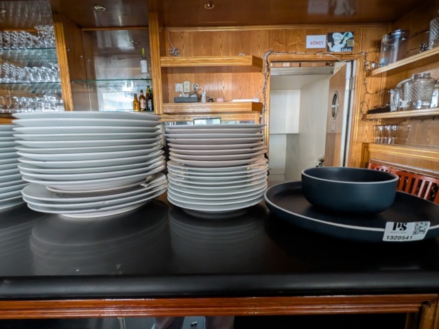 1320541-8 Porcelain, glass, ice maker, etc.