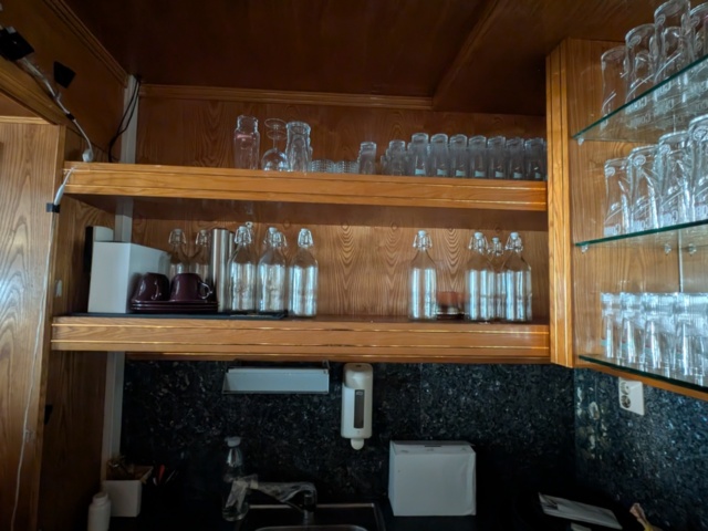 1320541-10 Porcelain, glass, ice maker, etc.