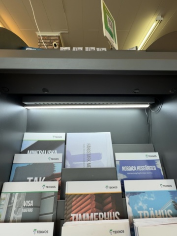 1529984-4 Display stand