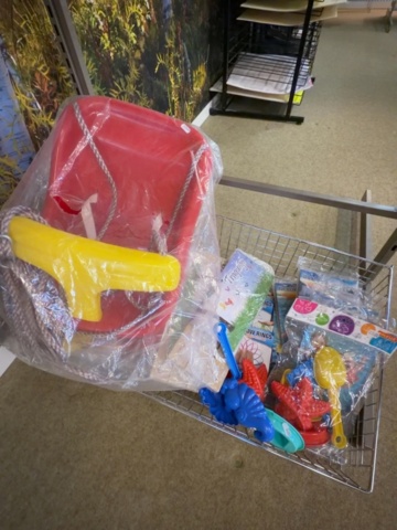1529992-2 Lot of toys and leisure items