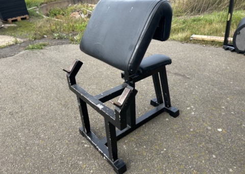 Biceps curl bench - Technogym