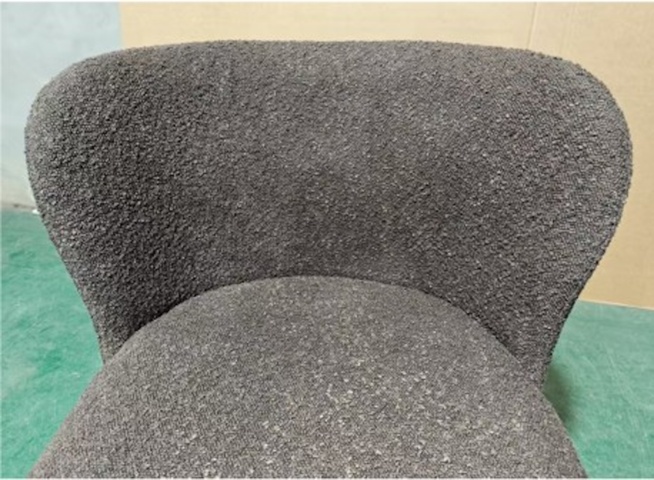 1570039-5 Matstol i ljus bouclé med rundad sits och rygg 4st