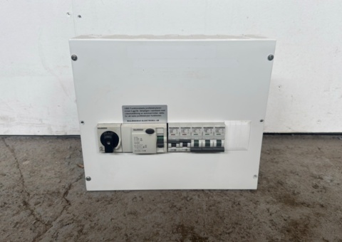 Standard fuse center, 1-row