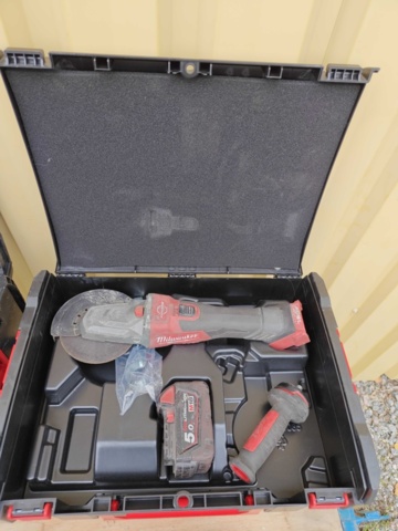 1484510-2 Milwaukee screwdriver, nutrunner and angle grinder