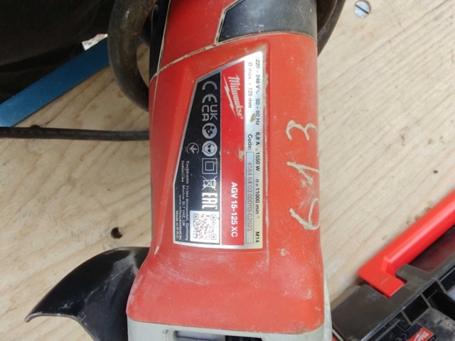 1484510-11 Milwaukee screwdriver, nutrunner and angle grinder