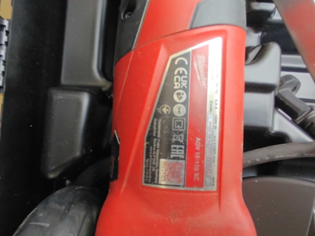 1484511-7 Milwaukee angle grinder, vibratory drill and nut driver