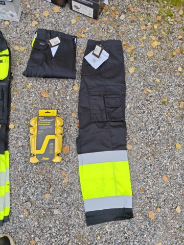 1484512-2 Mixed work clothes