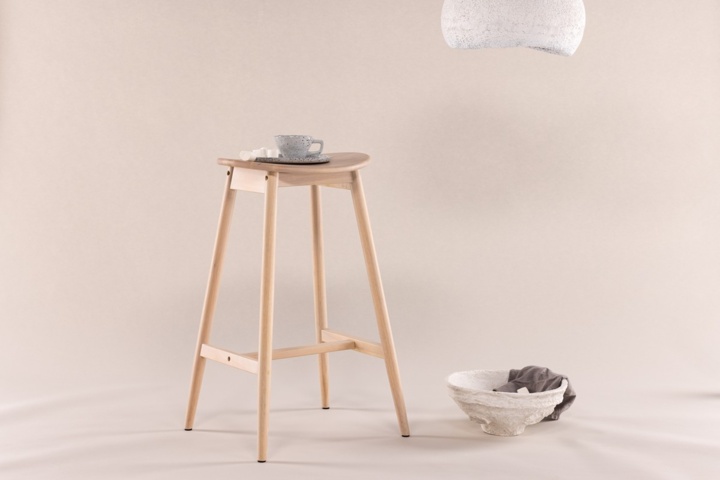 1570113-2 Barstol & sidobord