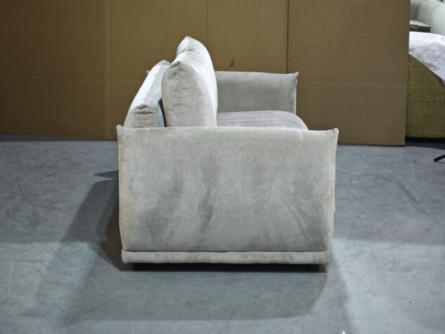 1570136-3 Sammets 3-sits soffa