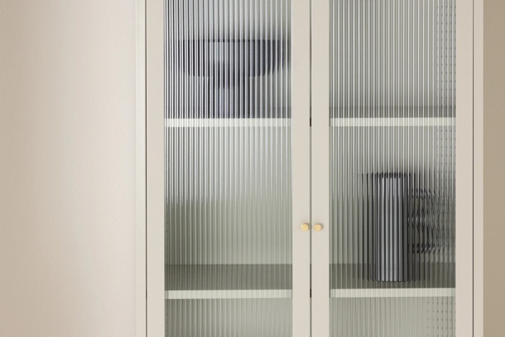 1570144-4 Skåp 35 x 180 x 80