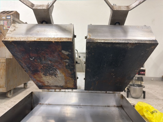 1566698-5 Stekbord med dubbla pressenheter - Mirror