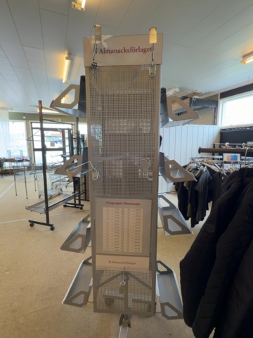 1530012-4 Display stand - Well