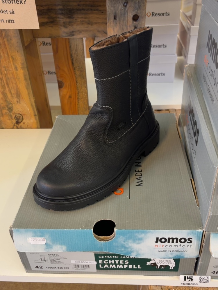 1530026-2 Samling med kängor - JOMOS