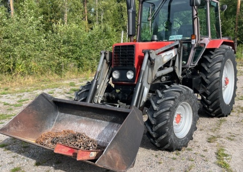 Traktor Belarus 572 4WD med frontlastare -1998