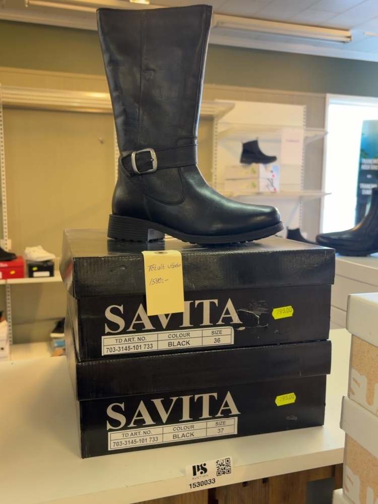 1530033-1 Samling med stövlar - Savita