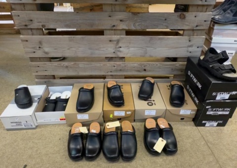 Samling med skor och sandaler - Moheda Toffeln, Vollsjö, Softwork och Charlotte of Sweden