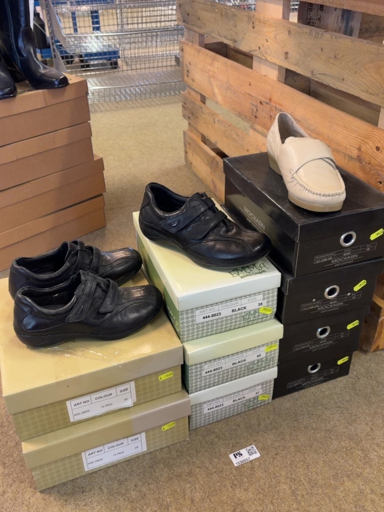 1530057-1 Samling med skor - Moccasin, Suave och CCQ Resorts