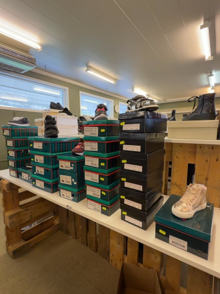 1530059-1 Samling med diverse barnskor