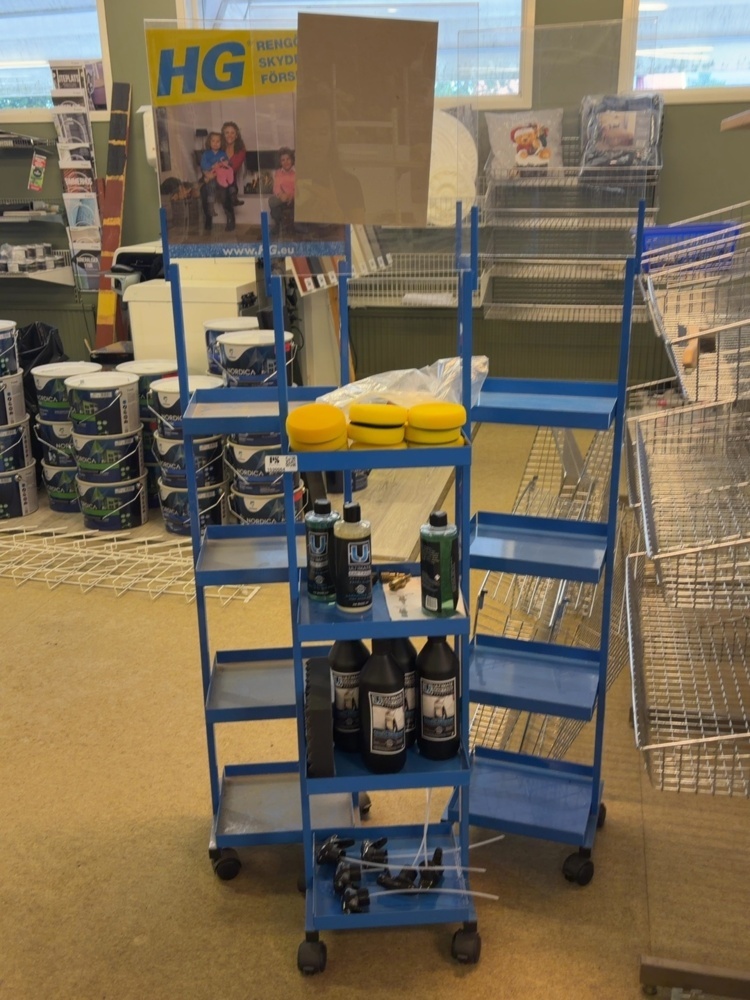 1530064-1 Displayställ 3 st och bilvårdstillbehör