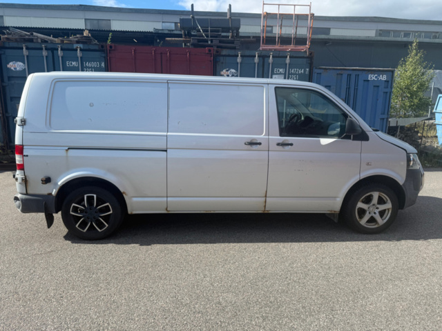 1571826-5 VW Transporter T28 2.0 TDI -2010