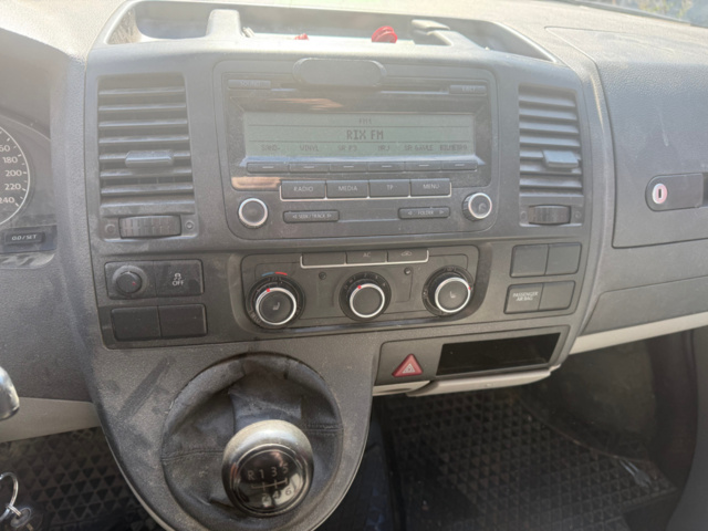 1571826-18 VW Transporter T28 2.0 TDI -2010