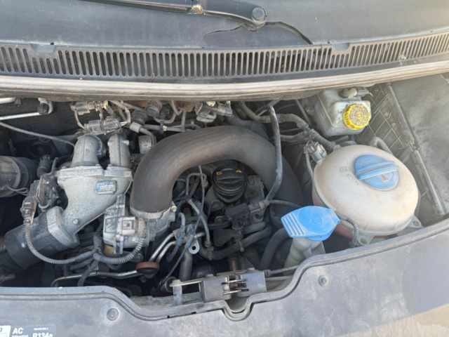 1571826-22 VW Transporter T28 2.0 TDI -2010