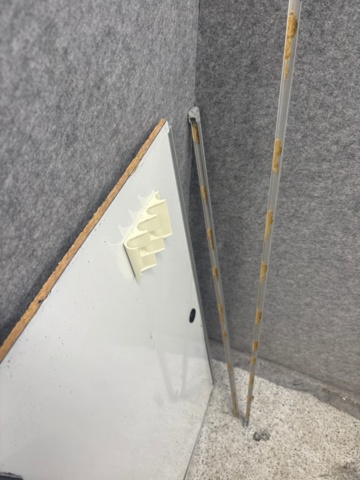 1546161-9 4 desks, mailboxes, whiteboards etc.