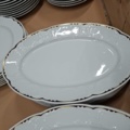 1570593-3 Sortiment med tallrikar & uppläggningsfat
