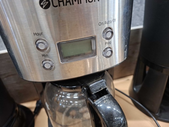 1570594-5 Kaffekokare, termos, brödrost, värmefläkt m.m.