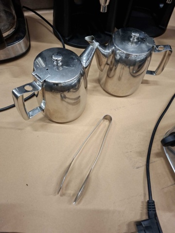 1570594-10 Kaffekokare, termos, brödrost, värmefläkt m.m.