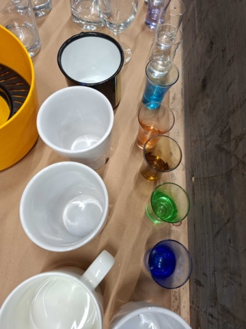 1570599-3 Sortiment med glas, koppar m.m.