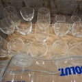 1570599-7 Sortiment med glas, koppar m.m.